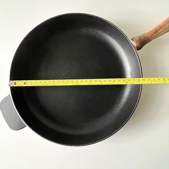 Vintage Enamel Cast Iron Fry Pan Skillet 11" White Wooden Handle - Picture 4 of 5